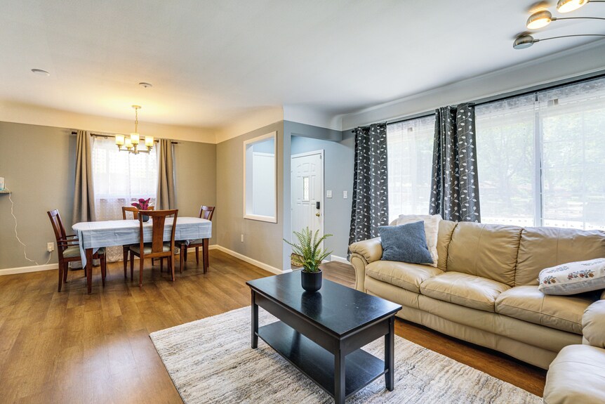 Pet-friendly Oak Park Home Near Royal Oak - Birmingham, MI
