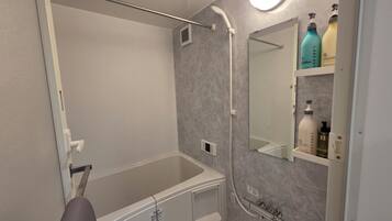 Classic Villa, Non Smoking, Sea View | Bathroom | Separate tub and shower, free toiletries, hair dryer, towels