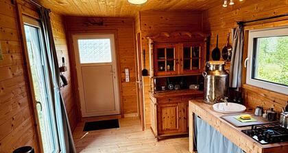 Tinyhouse Idylle: Natur & Hühner