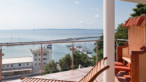 Unclassified image, 1 of 14, button - Villa Friede-Marie, App. Meeresidyll - with wonderful Baltic Sea view and balcony (Sassnitz auf Rügen)