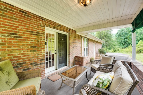 Lake Chatuge Home w/ Workspace & Fenced Yard!