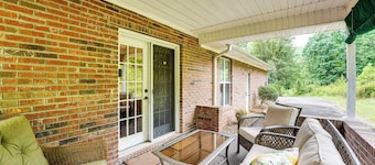 7 Mi to Lake Chatuge! Family Home w/ Office & Yard