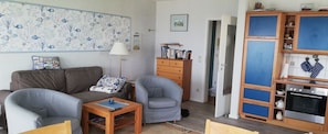 Fernseher, DVD-Player, Stereoanlage