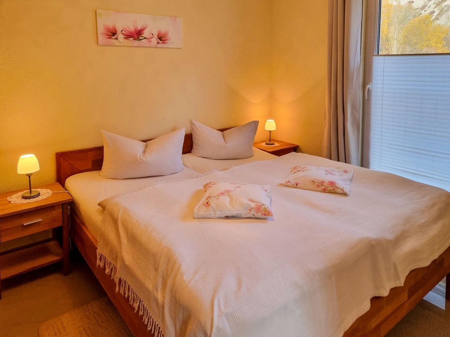 2 slaapkamers, een bureau, een strijkplank/strijkijzer, wifi