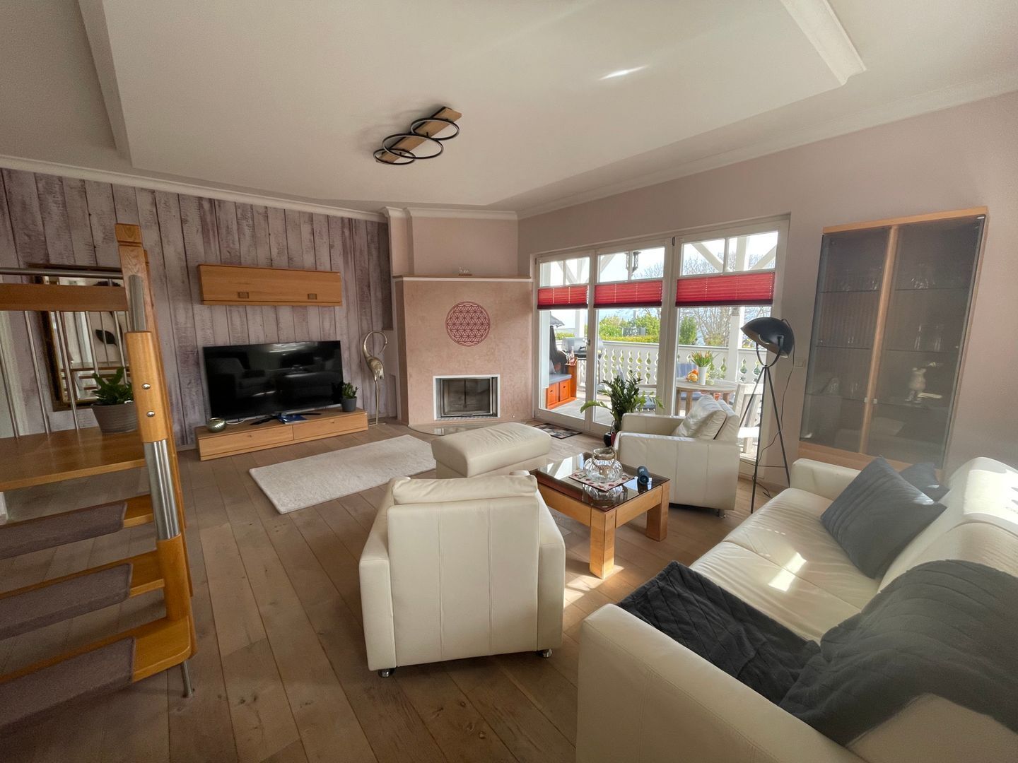 Fernseher, Kamin