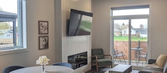 Quiet 2BR Condo Near Hospital and Wi-Fi