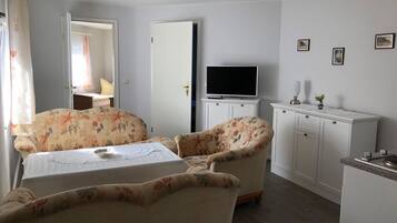 Fernseher, Stereoanlage