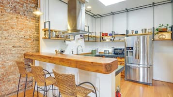Refrigerador, microondas, parrilla de estufa y lavavajillas