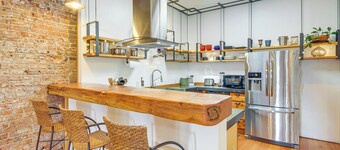 Stroll to Main St: Livingston Gem w/ Rooftop Deck