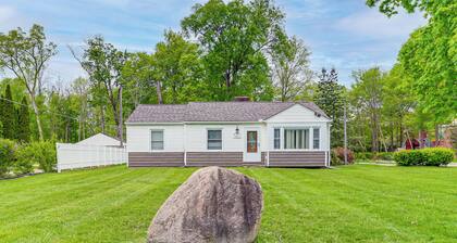 Family-Friendly Home w/ Yard in Farmington Hills!