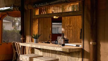Bar (in der Unterkunft)