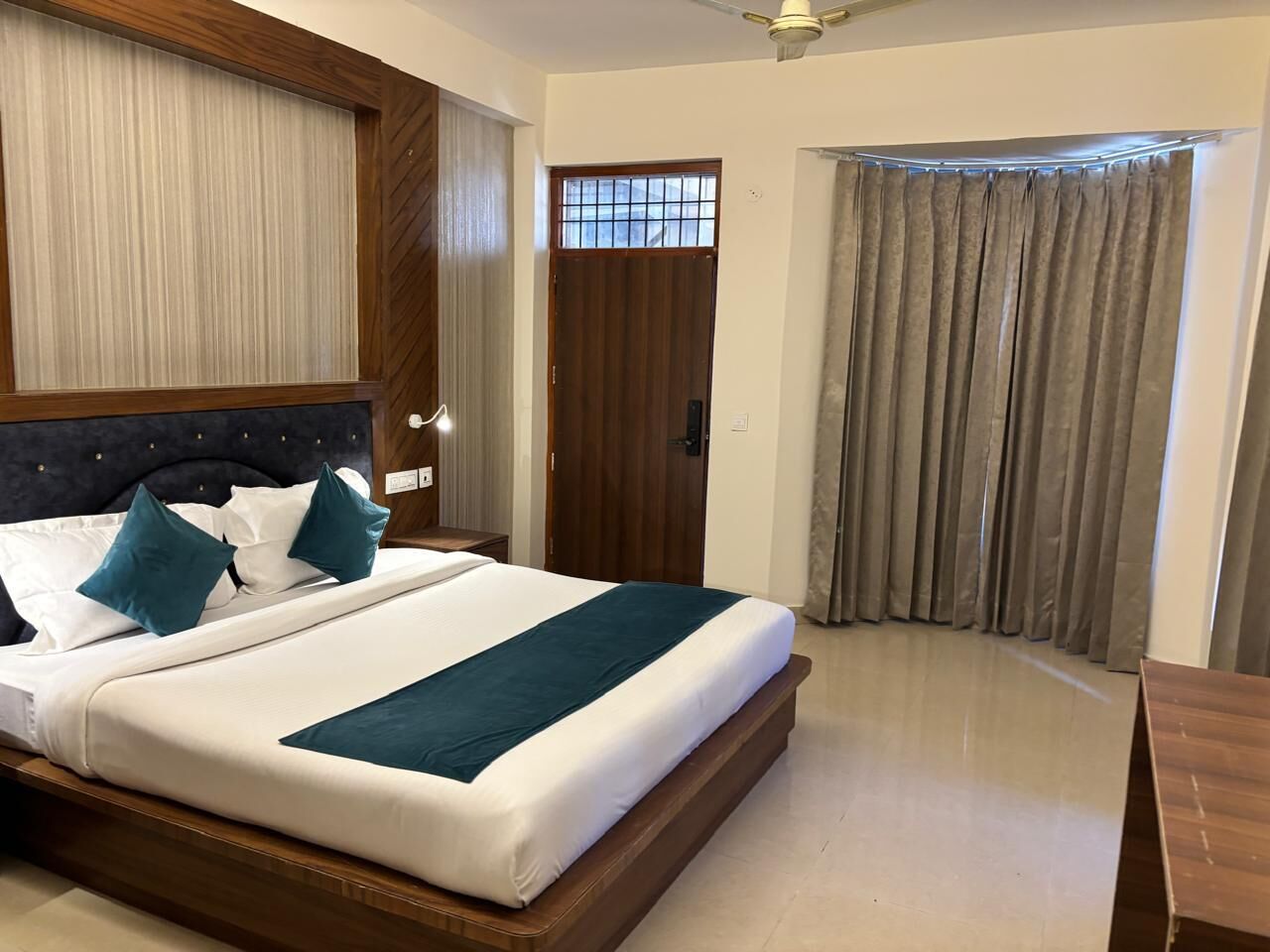  Deluxe Room With Garden View | Desk, free WiFi, bed sheets