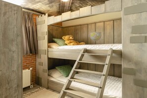 Room - Bungalow with Nursery and Playground (Zuna)