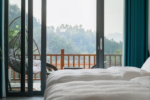 Phòng 2 giường đơn Tiêu chuẩn, 2 giường đôi, hiên, quang cảnh đồi núi | Quang cảnh từ phòng