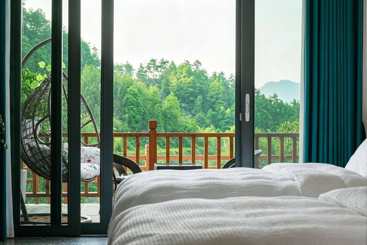 Phòng 2 giường đơn Tiêu chuẩn, 2 giường đôi, hiên, quang cảnh đồi núi | Quang cảnh từ phòng