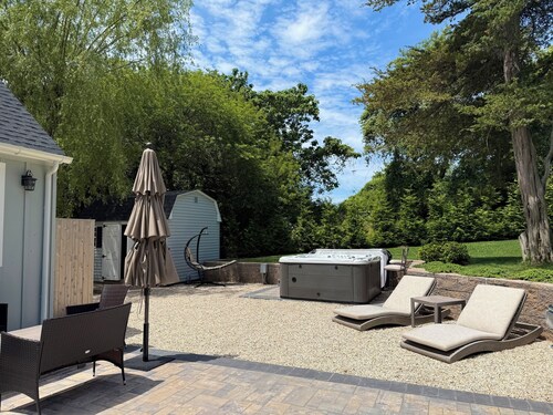 Peaceful and Private 4-Bedroom Home in Southampton