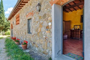 Exterior - Uliveto – with Shared Pool, Wi-Fi, and Air Conditioning (Pontassieve)