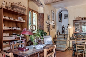 Dining - Uliveto – with Shared Pool, Wi-Fi, and Air Conditioning (Pontassieve)