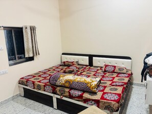 Deluxe Double Room, City View | Free WiFi - Khatoo palace Rameshwaram (Khatoo)
