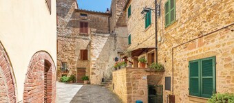 tana Nerli – Historic Country Retreat Blending Comfort and Design