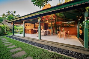 Outdoor dining - Juwel Villa Ubud (Ubud)