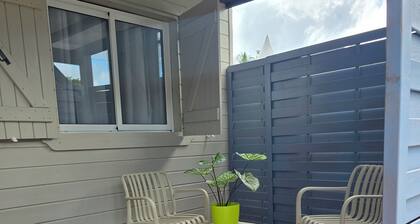 Bungalow Bambou â cosy prĂšs du CHU, des urgences PĂ©diatriques et de lâaĂ©roport