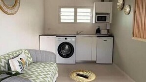 Interior - Bungalow Bambou - cozy near CHU, pediatric emergency room and airport (Grande-Terre)