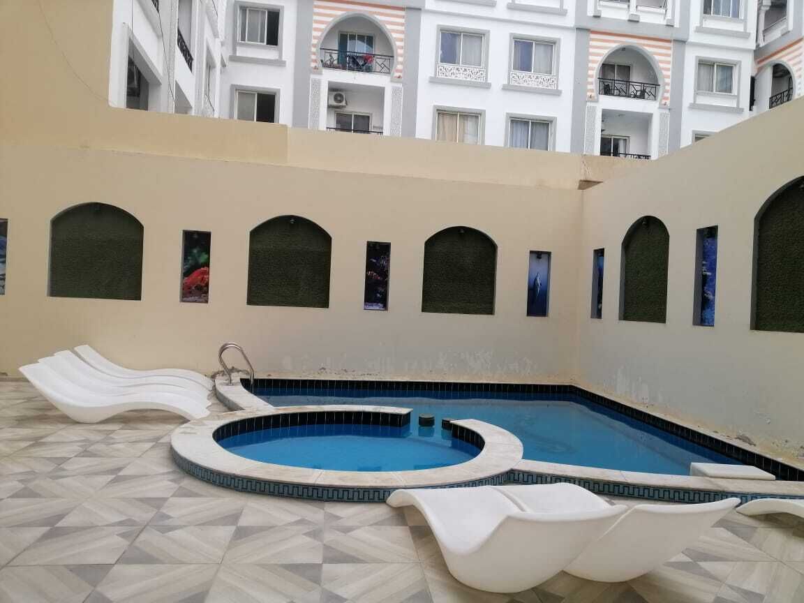 2 indoor pools