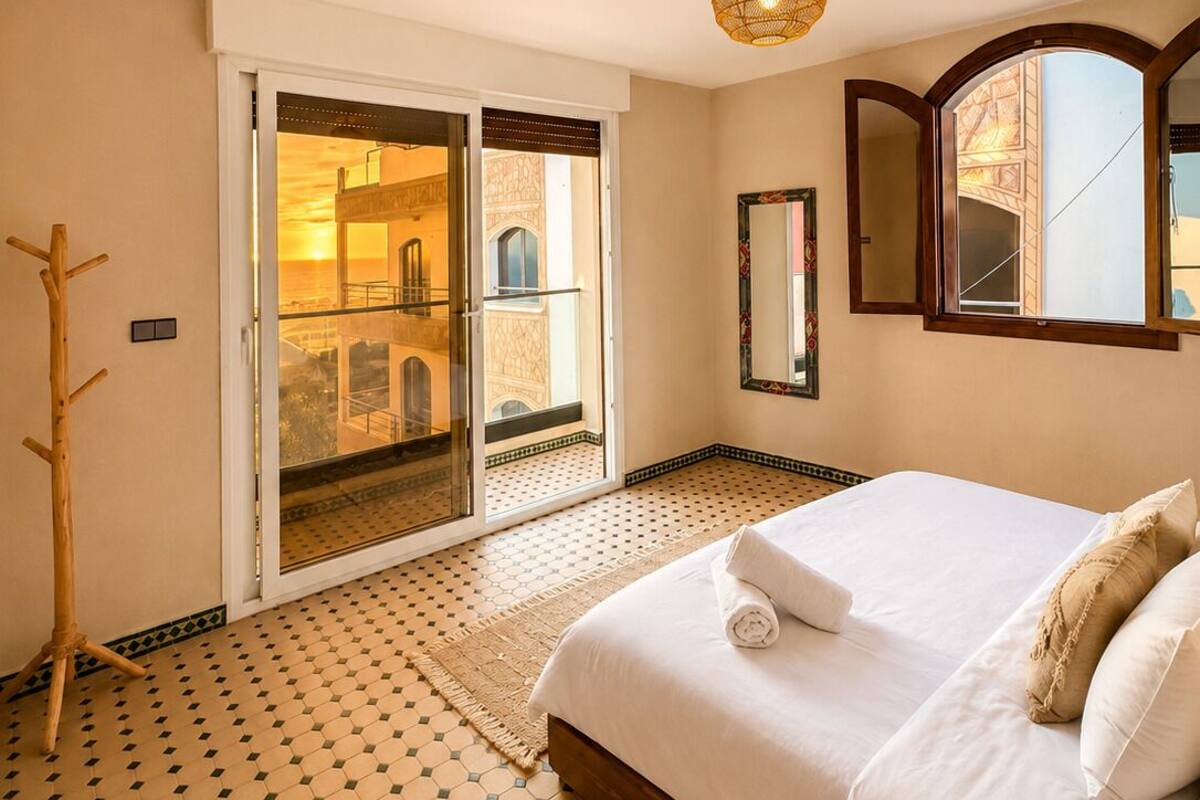 Deluxe Double Room, Beach View | WiFi (free)