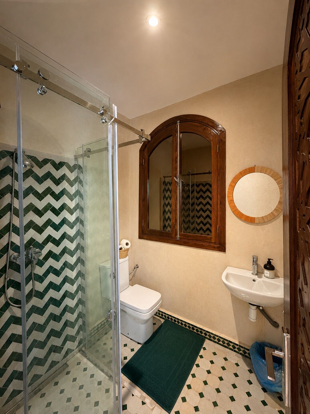 Deluxe Double Room, Beach View | Bathroom