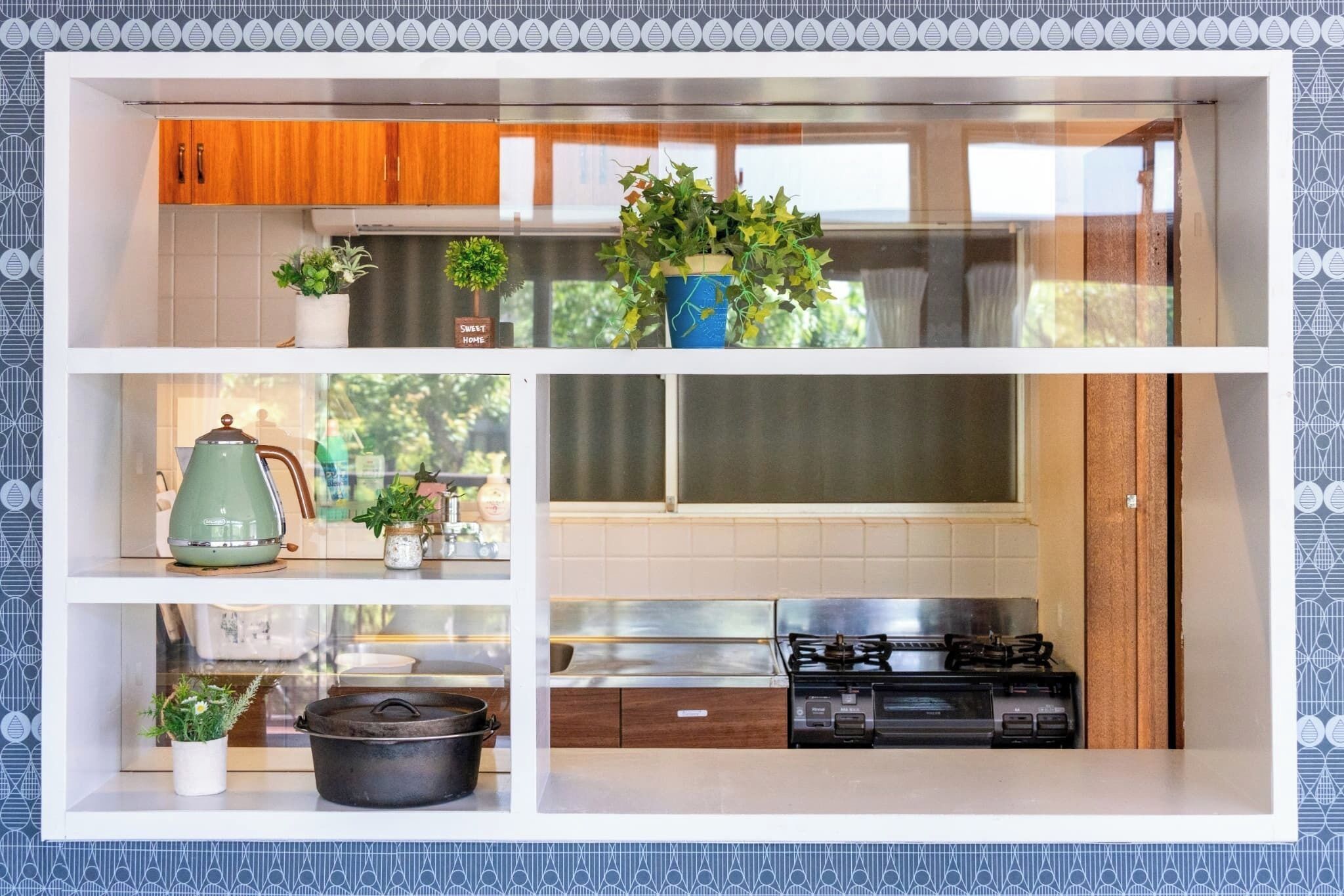Fridge, microwave, stovetop, cookware/dishes/utensils