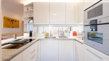 Kühlschrank, Ofen, Herdplatte, Geschirrspüler