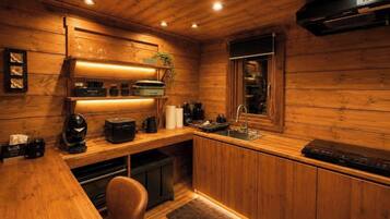 Fridge, microwave, stovetop, cookware/dishes/utensils