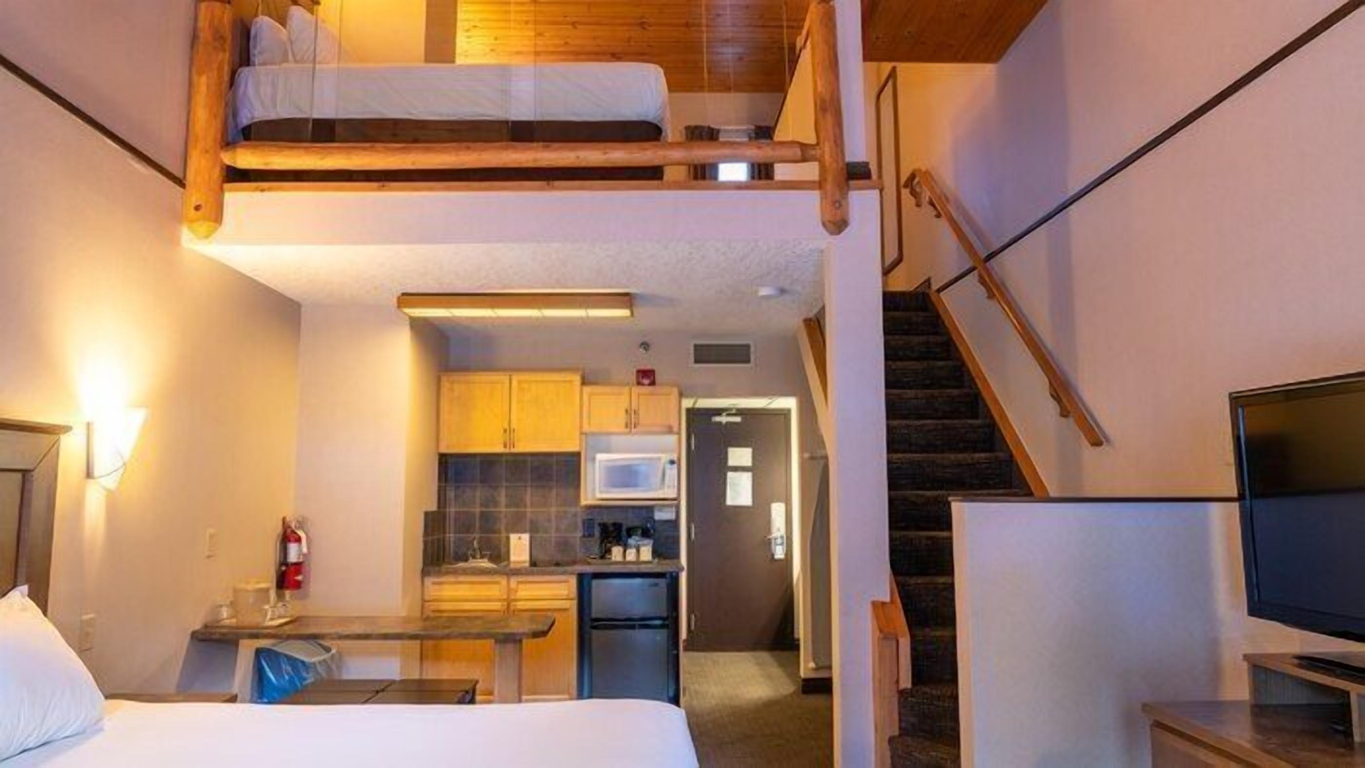 Family Loft Suite In Banff W/ Rocky Mountain Views - Banff
