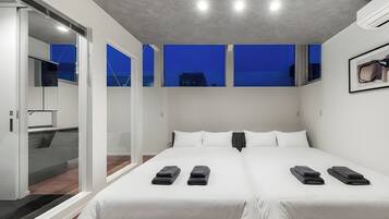4 bedrooms, iron/ironing board, WiFi (free), bed sheets