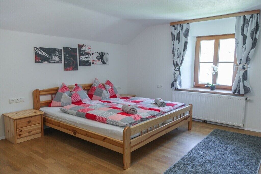 WiFi (free), bed sheets