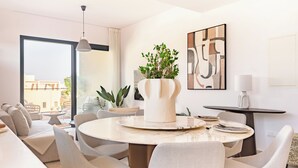 Apartemen, 2 kamar tidur, teras | Ruang makan