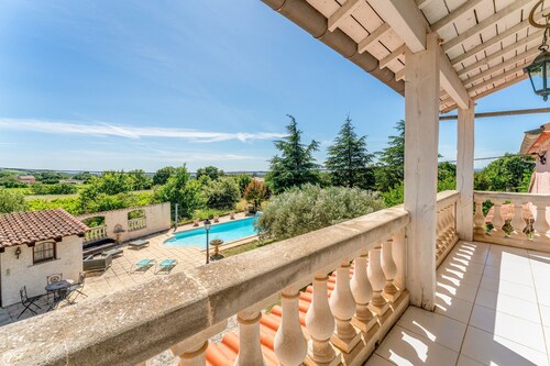 Large House with Private Pool in a Peaceful Setting – Pets Welcome
