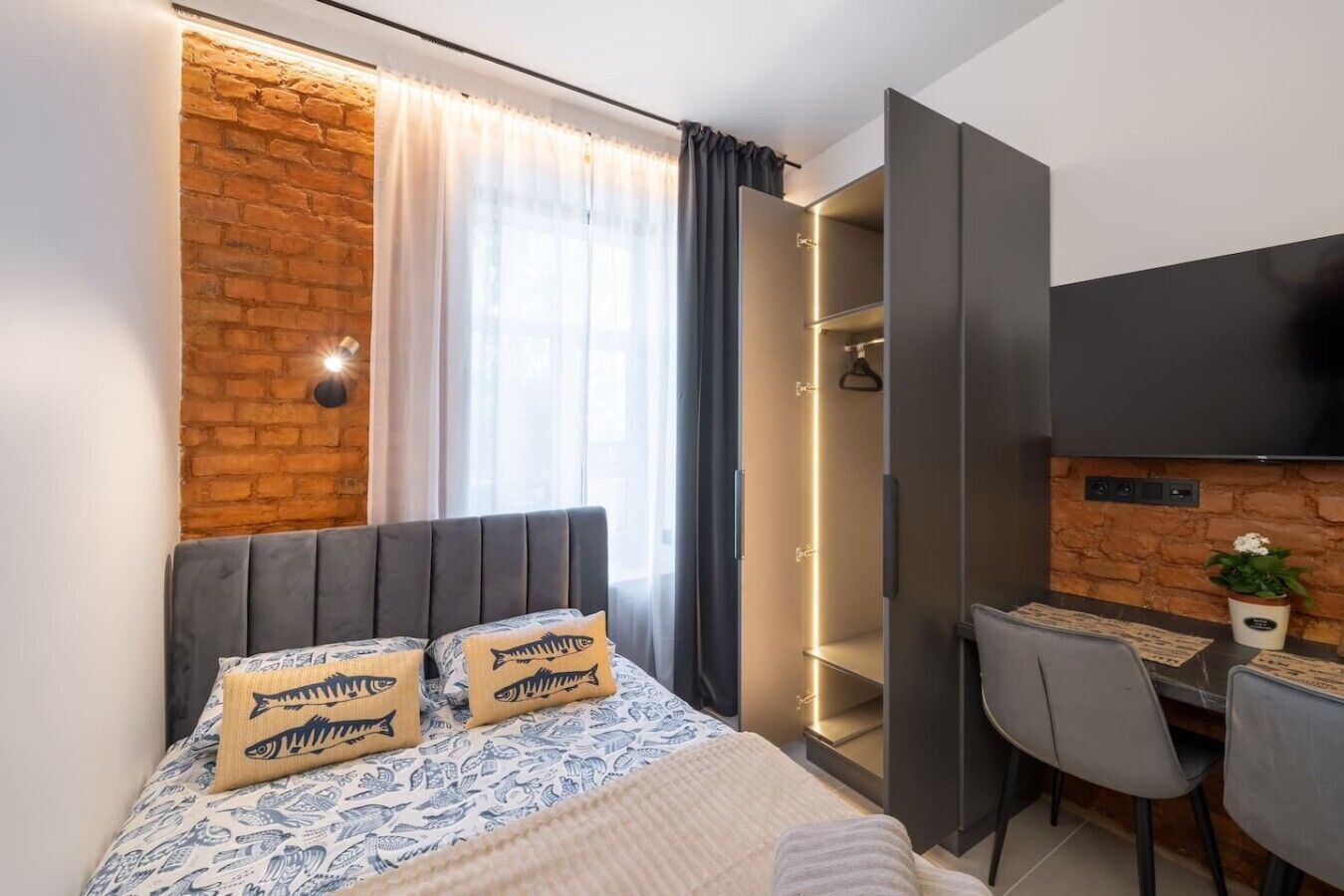 The Silver Liner | New High-tech Stay - Riga
