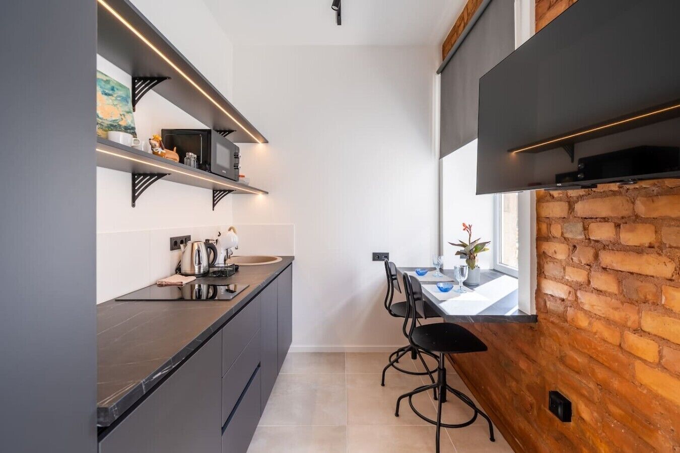 Fridge, microwave, stovetop, dishwasher