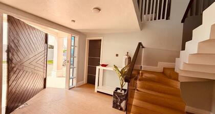 Zurano Villa – Your Spacious and Cosy Home Away from Home!