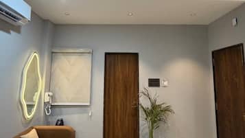 Luxury Double Room | WiFi (free), bed sheets
