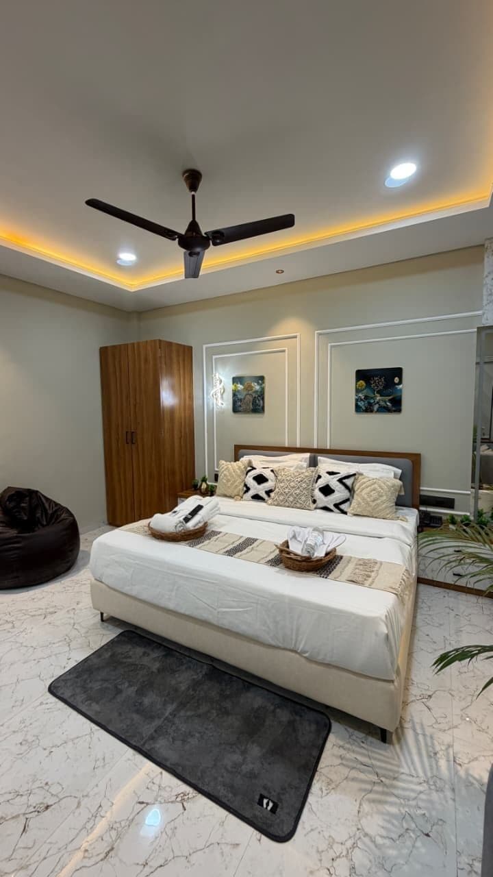 Premier Room | Free WiFi, bed sheets