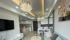 Ảnh chưa phân loại, 4 trong số 33 ảnh, nút