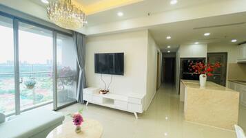 Luxury Duplex, City View | Living area
