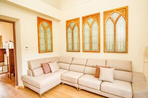 Living area - LITTLE PALACE MIRADOR The best panoramic views (Besalu)