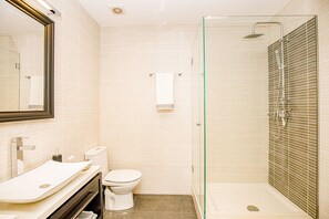Bathroom - LITTLE PALACE MIRADOR The best panoramic views (Besalu)