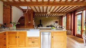 Interior - Cosy Cotswold Farm Cottage – Rural Views, Charm & Peaceful Escape (Whichford)