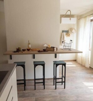 Dining - ByVigin Azalea – Elegance, Relaxation, and a Private Outdoor Jacuzzi (Magliano Alfieri)