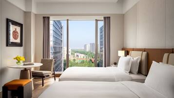 Superior Twin Room, 2 Twin Beds | Minibar, in-room safe, desk, laptop workspace